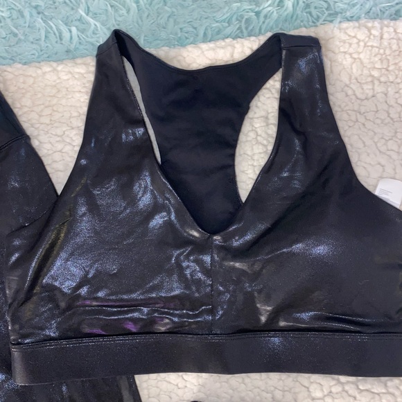 Fabletics Workout Set - Picture 4 of 6